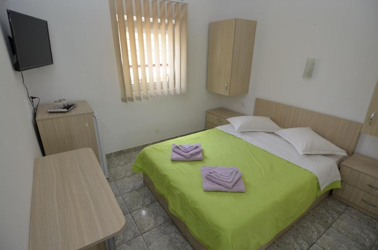 מלון קוסטינסטי Vila Rara מראה חיצוני תמונה